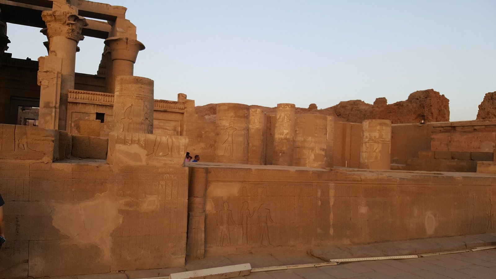 Il tempio di Kom Ombo affacciato sul Nilo, tappa classica della crociera