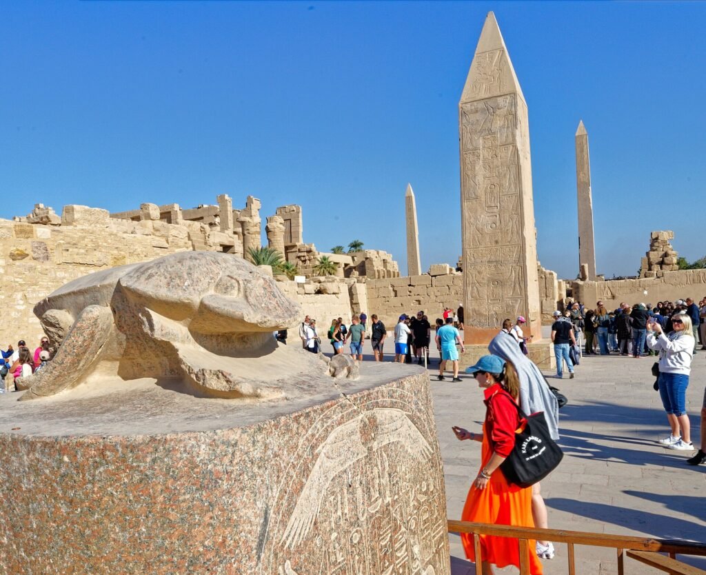 La sala ipostila di Karnak, con le sue colonne monumentali