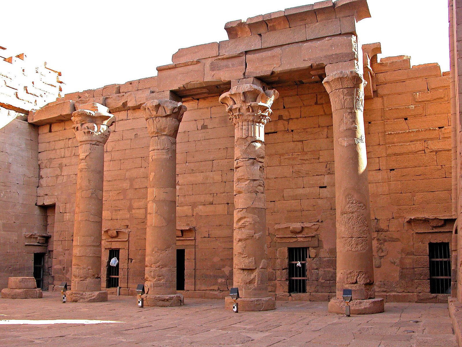 Il tempio di Kalabsha affacciato sul Lago Nasser