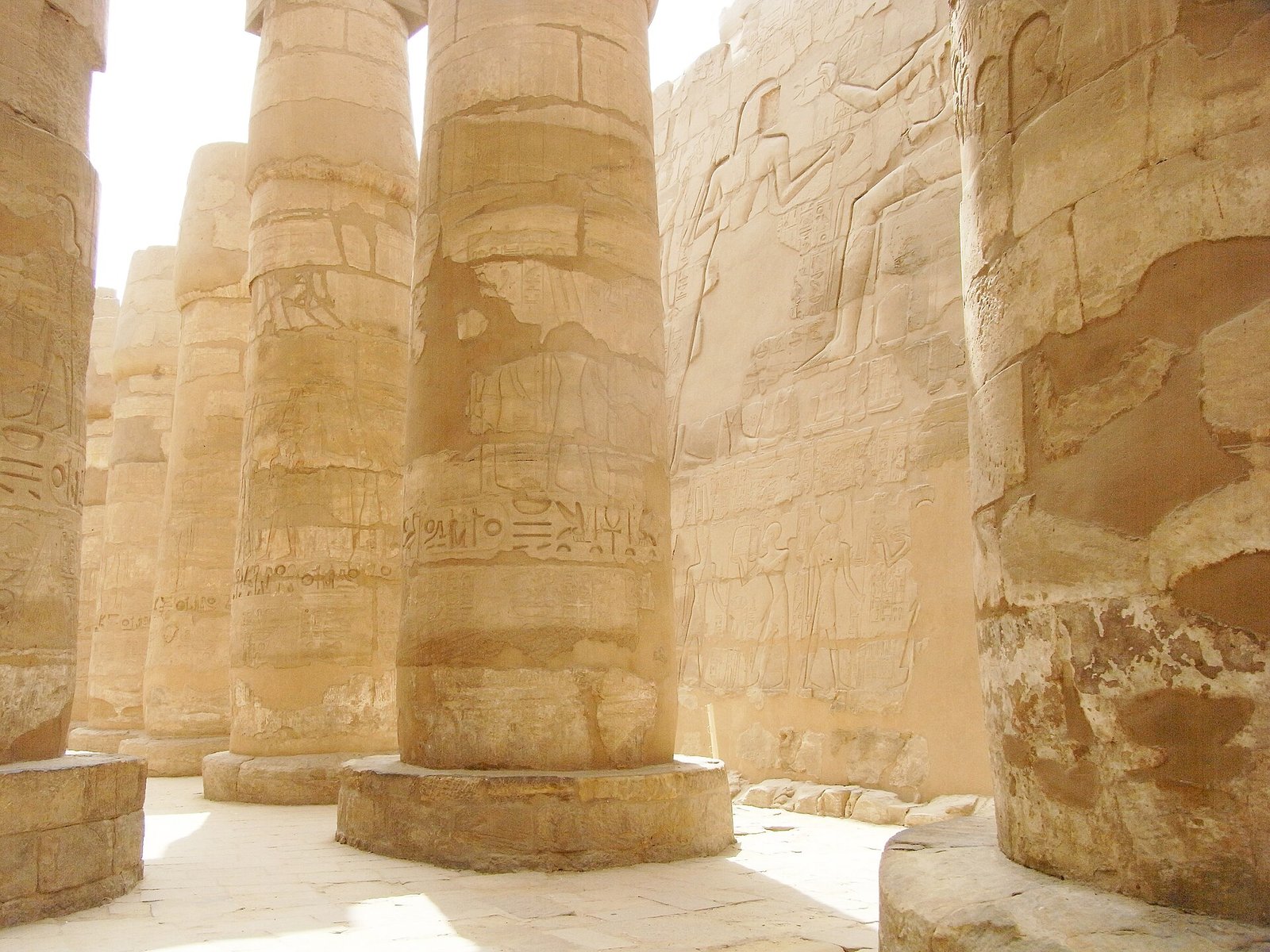 Le colonne della grande sala ipostila di Karnak