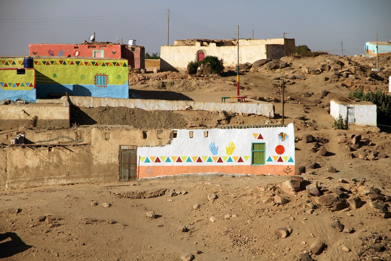 Le case di un villaggio nubiano sull'isola di Heisa ad Assuan