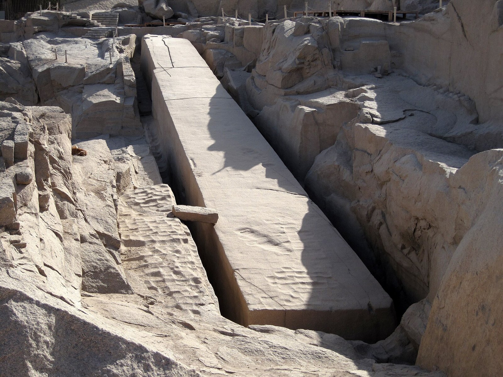 La cava di Assuan dove giace l'Obelisco Incompiuto