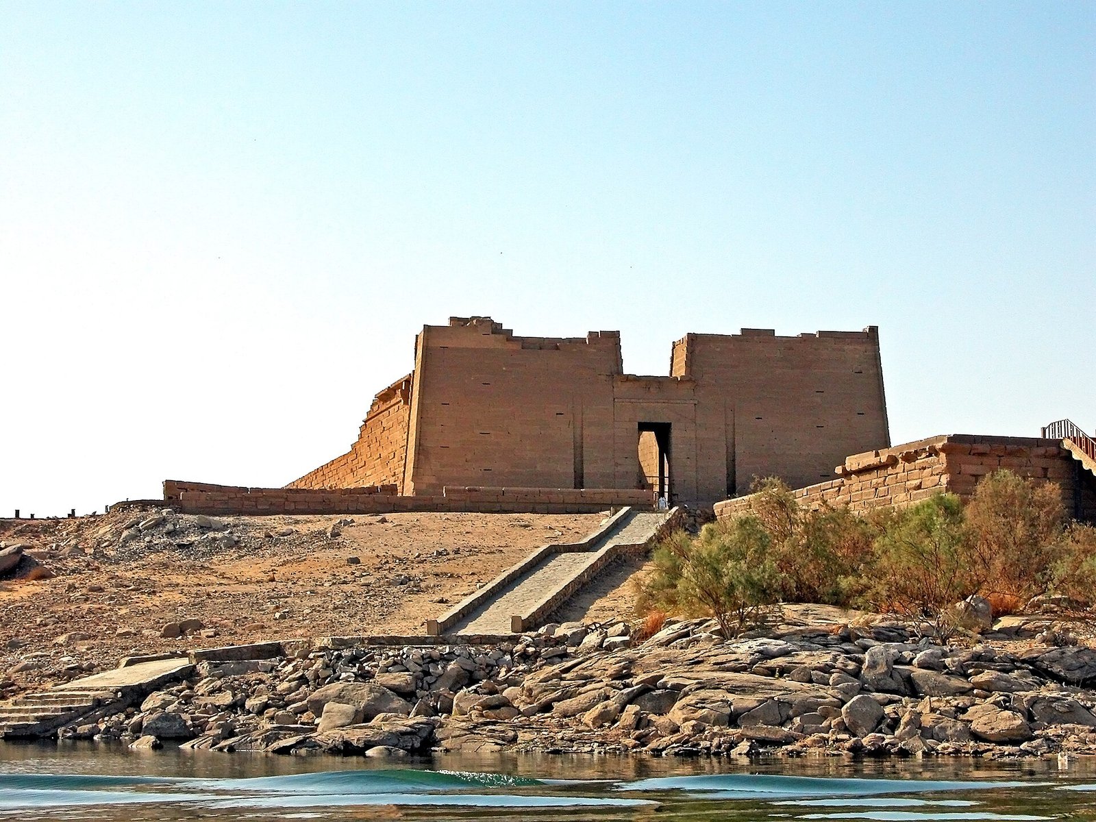 Il tempio di Kalabsha sulle rive del lago Nasser, ricostruito a New Kalabsha