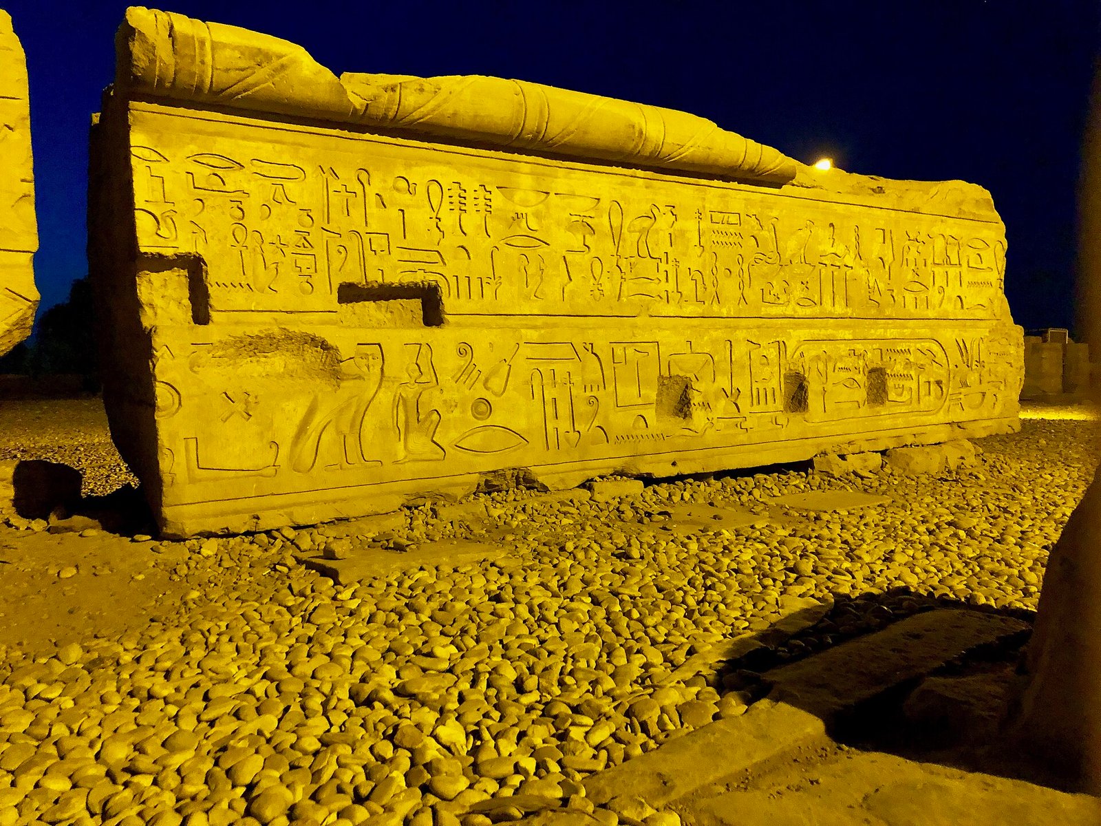 Il calendario e i geroglifici sulle pareti di Kom Ombo