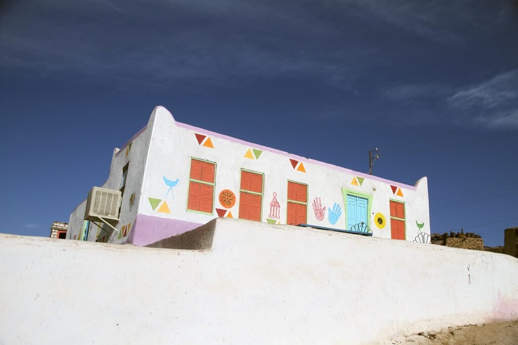 Le case colorate di un villaggio nubiano ad Assuan