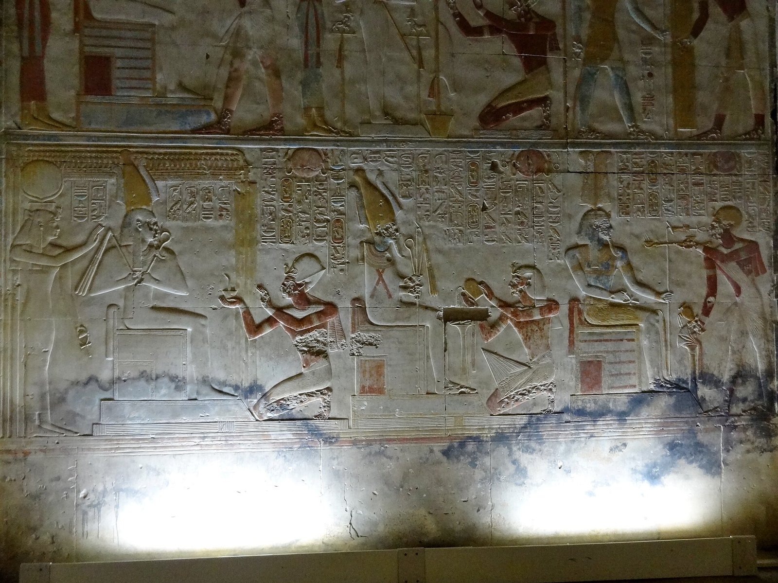 Le scene di offerta a Osiride dipinte nel tempio di Abydos
