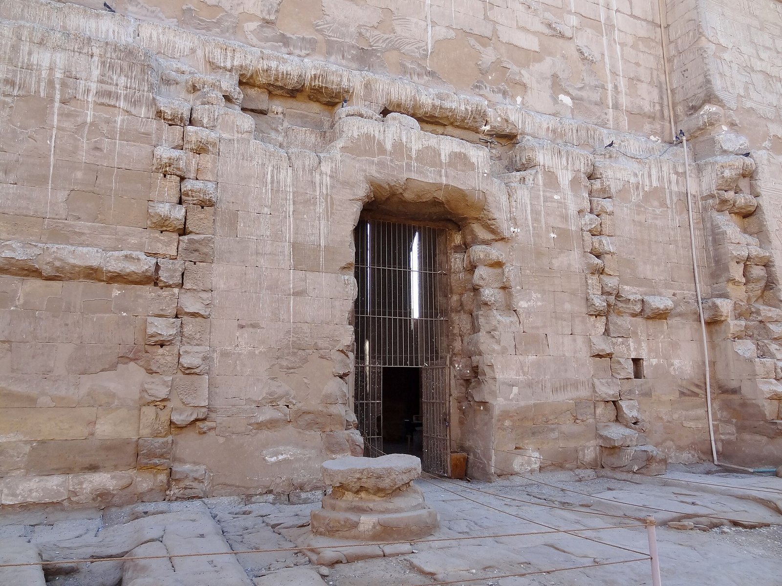 Le colonne monumentali del tempio di Khnum
