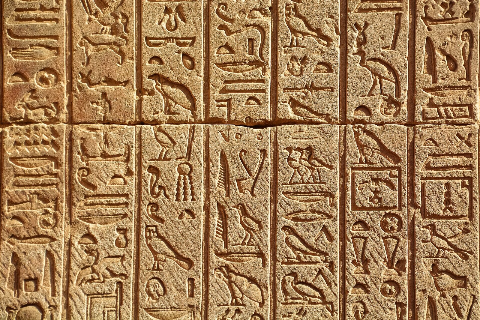 Il tempio di Hathor a Dendera, Egitto