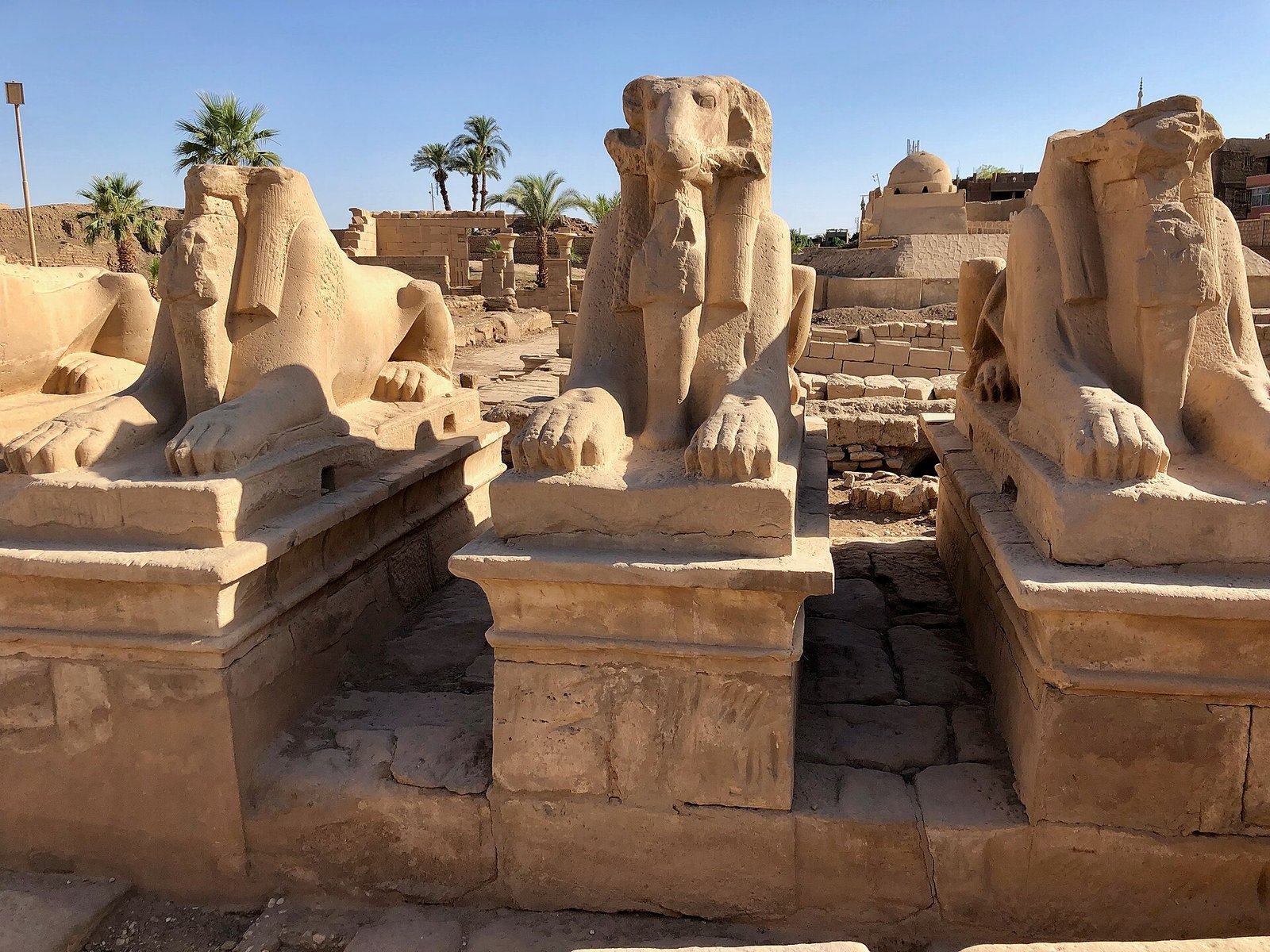 I monumenti di Luxor lungo il Nilo
